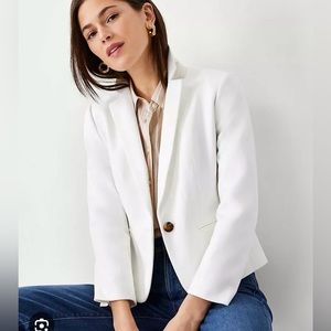 Ann Taylor NWT Newbury blazer. Winter white. 4P.